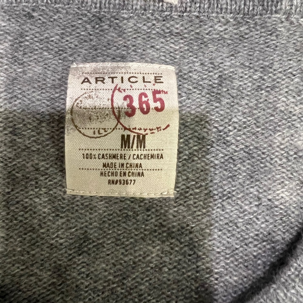 Article 365 100% Cashmere Men's Charcoal V-Neck Sweater — image 4 of 7